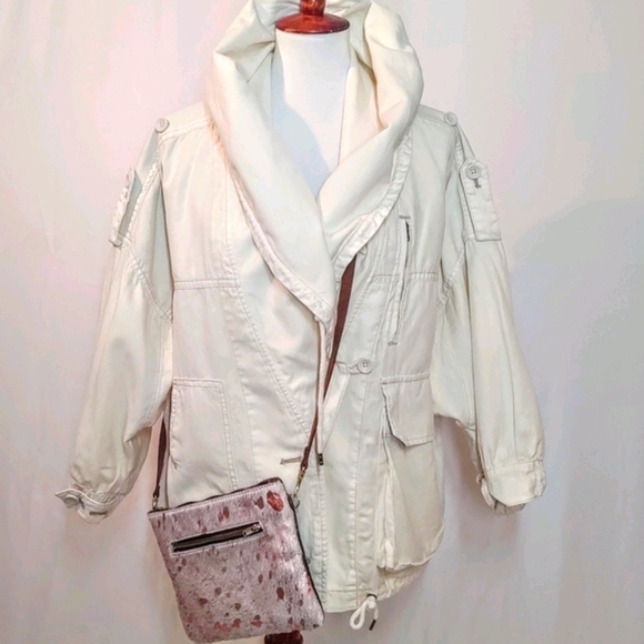 ❣️✨DAUGHTERS OF THE LIBERATION JACKET✨❣️ - Picture 2 of 7